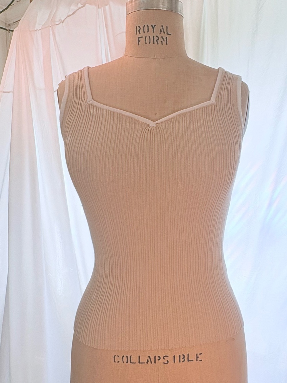 Halston Heritage Ribbed Knit Sweetheart Tank Top Cream Contrast Trim Size S